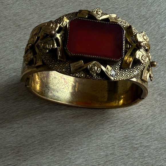 Vintage Gold and Brown Bracelet - Picture 7 of 10